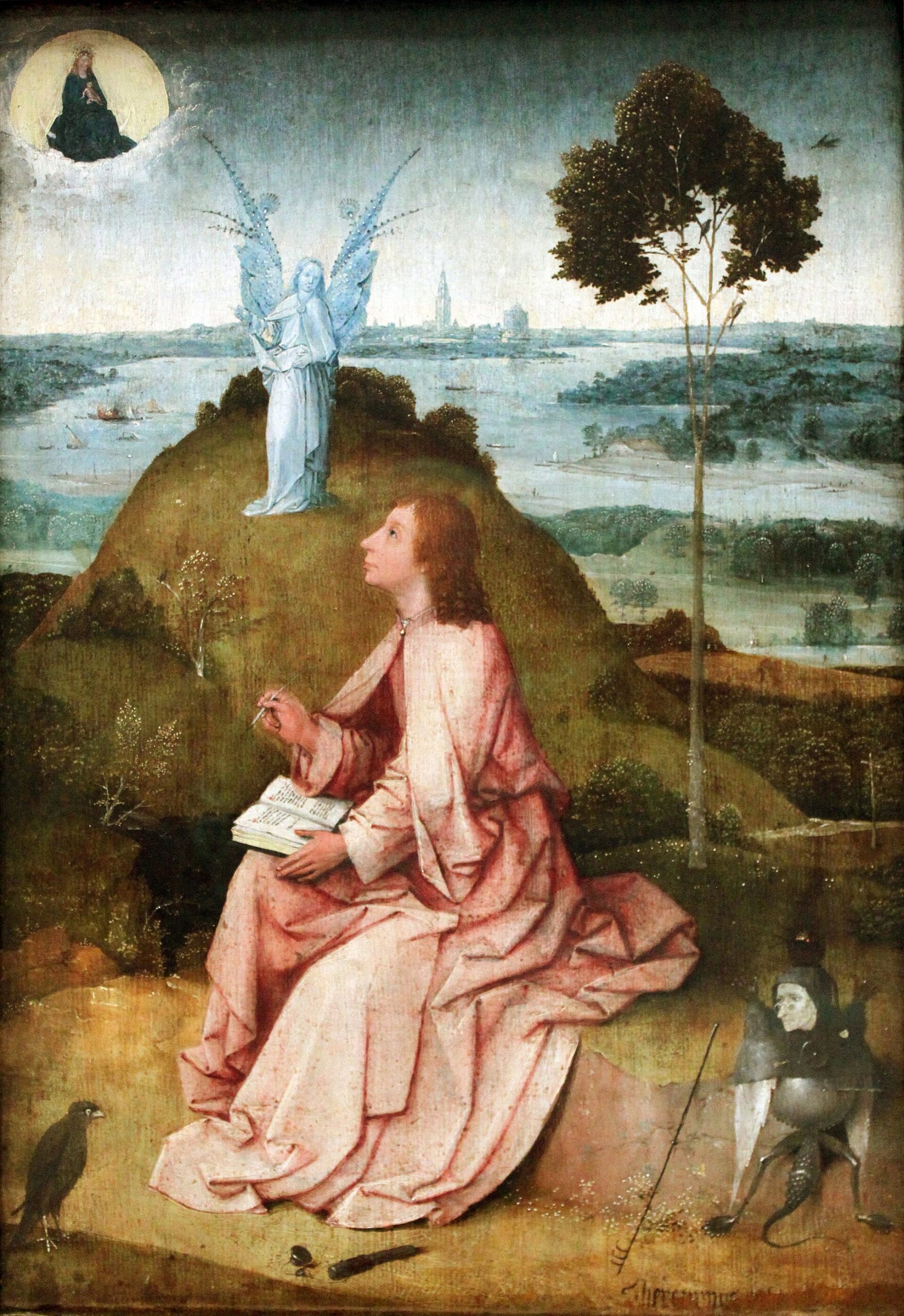 Gemälde von Hieronymus Bosch: Johannes sitzt schreibend auf einem Hügel über dem Meer, am Himmel erscheint Maria mit dem Kind